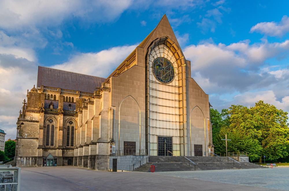 Envie de découvrir Lille pour célébrer la Fête Nationale ? De la Citadelle à la Vieille Bourse, les Hôtelsdelille vous accueillent pour un séjour exceptionnel dans la capitale des Flandres.