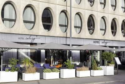 Why Hotel - Lille - facade and terrace